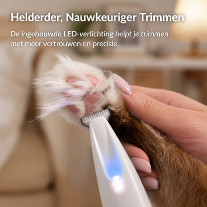 LED-verlichting van de TrimEase bij het trimmen van een kattenpoot